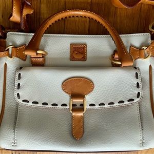 EUC Authentic Dooney & Bourke Bag